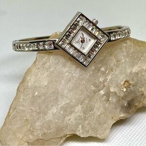 Beautiful Diamond CZ Quartz Bangle Watch Bracelet Silver